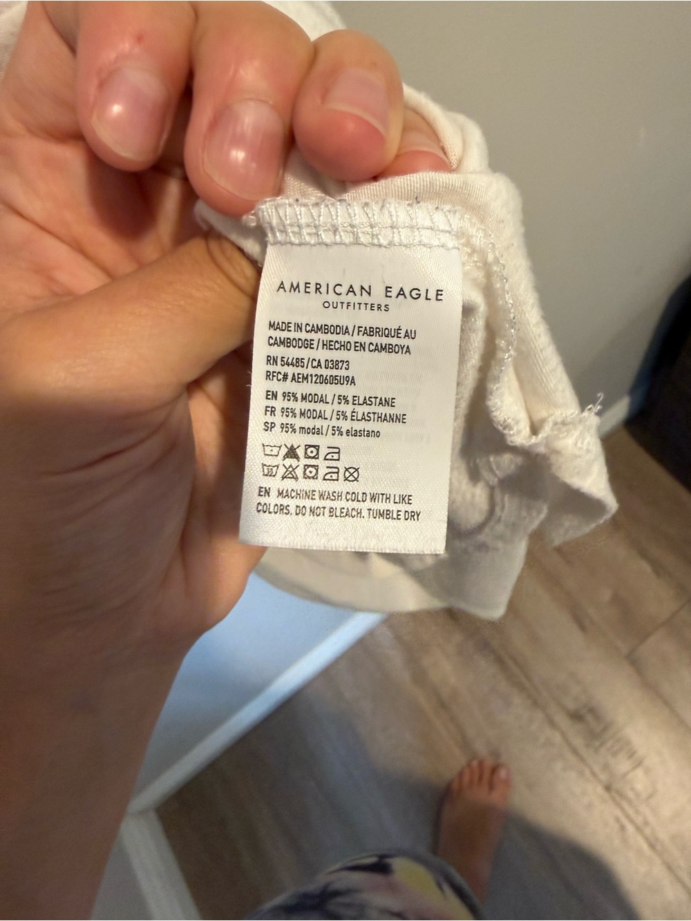 American Eagle Outfitters White V-Neck Spacious / slouchy oversized tShirt - Picture 8 of 8
